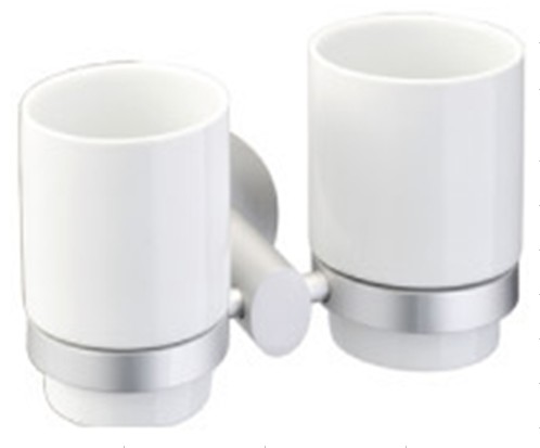 五金、水龙头:毛巾架、手纸盒