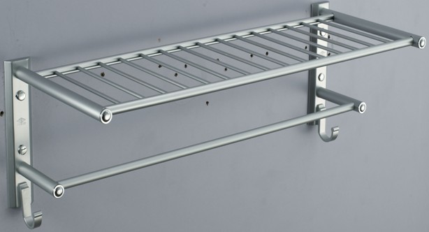 五金、水龙头:毛巾架、手纸盒