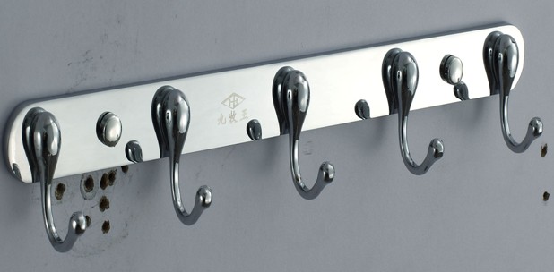 五金、水龙头:毛巾架、手纸盒