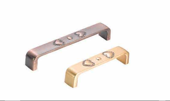 五金、水龙头:门吸、拉手