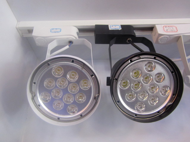 LED:射灯