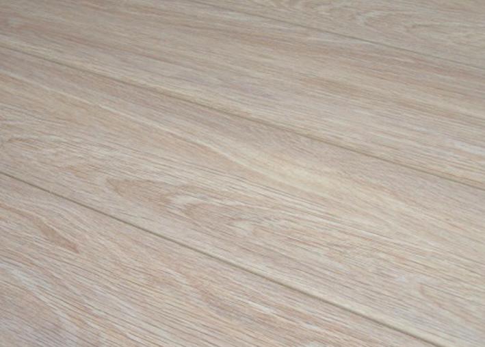 强化复合地板 适合地热 田园橡木 LC1206